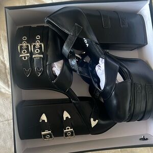 Lamoda Dangerous Platforms